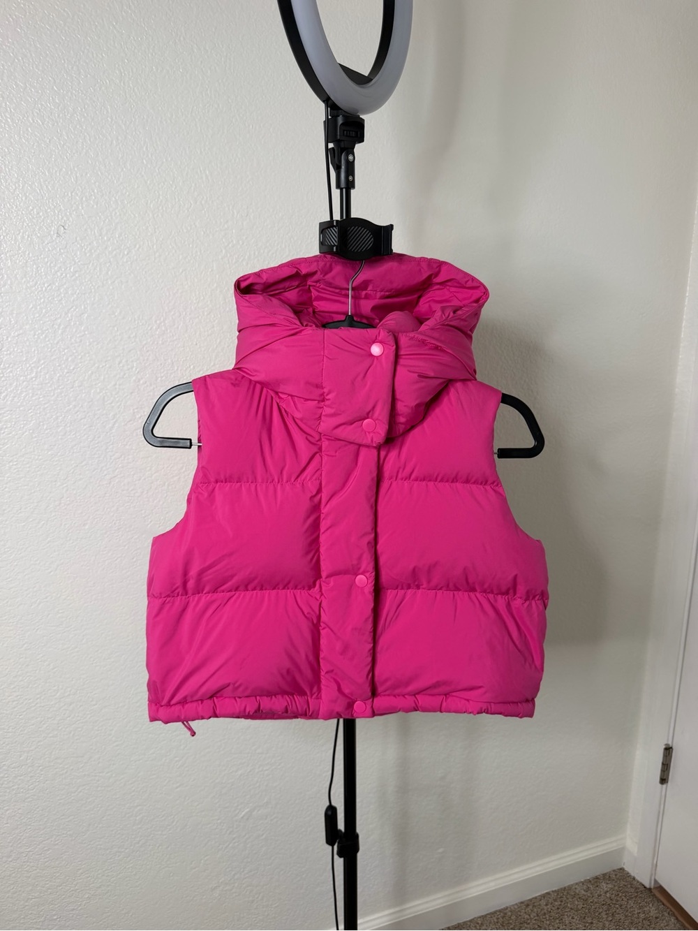 Lululemon Wunder Puff Super-Cropped Vest in Sonic Pink size 2